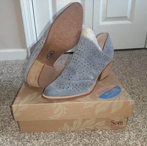 NWOB Sofft Westwood Blue Suede Cutout Booties Sz 11 43EU
